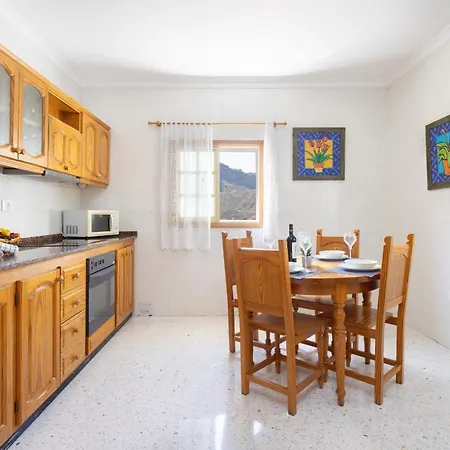 Holiday home Casa Maruca With Roque Nublo View *